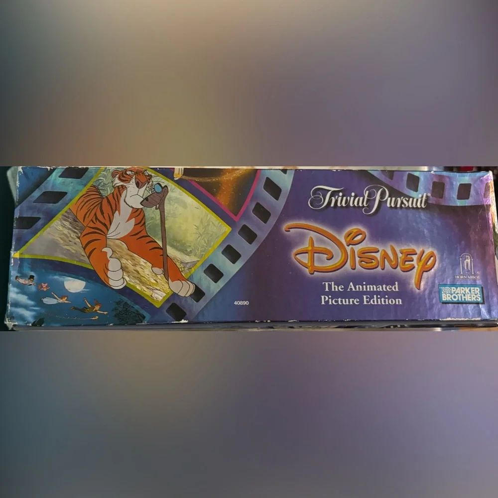 Vintage‎ Disney Trivial Pursuit Pieces Factory Sealed Wear on Box Corners 2002